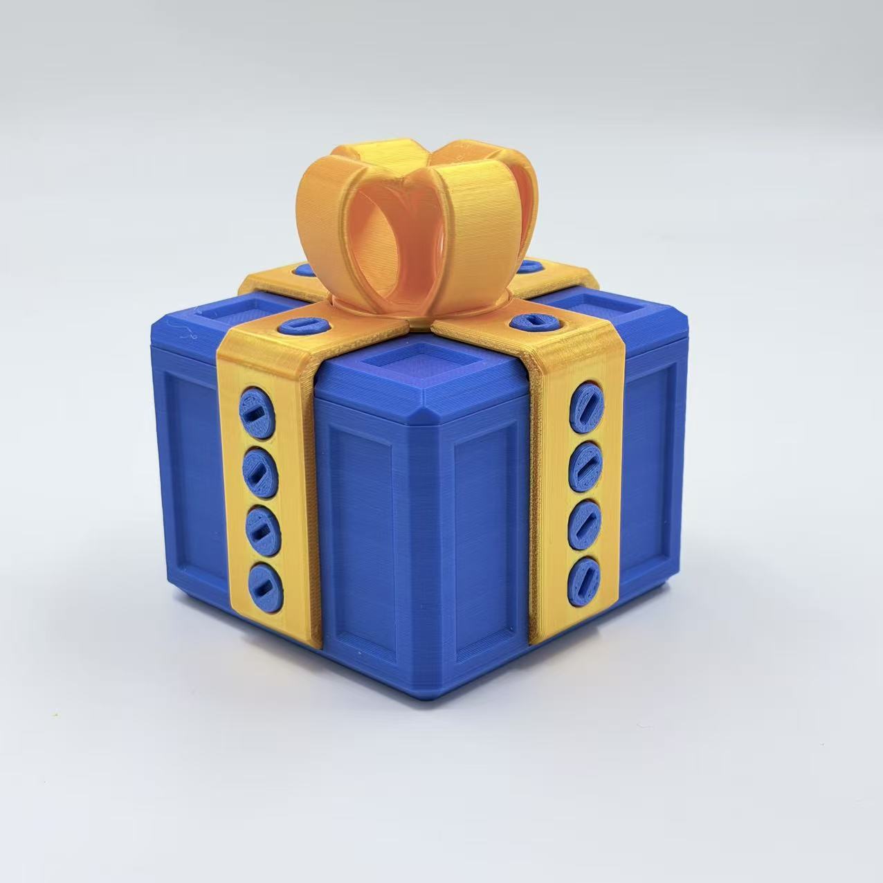 Plastic gift box