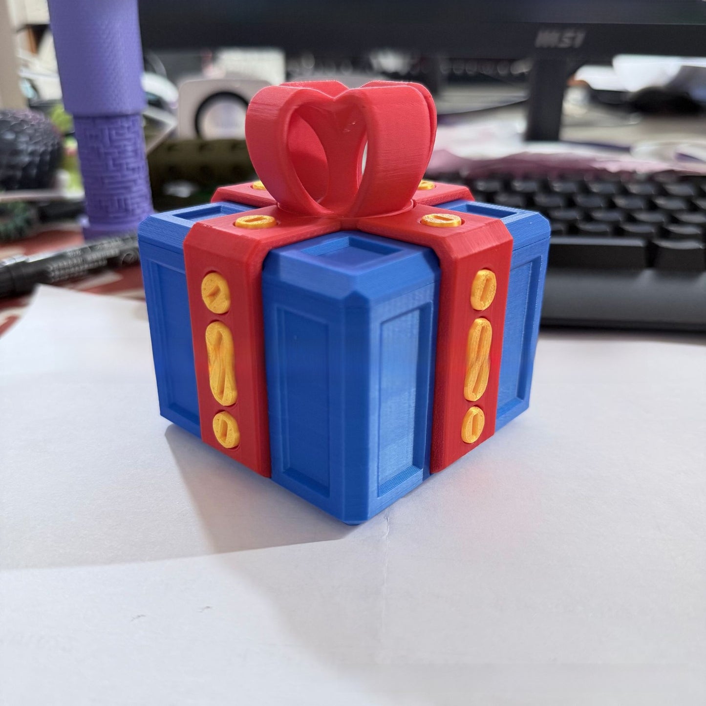 Plastic gift box