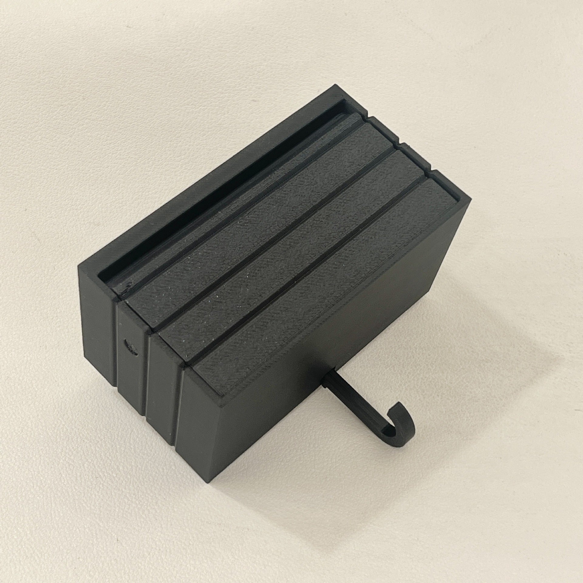 Plastic keyholder