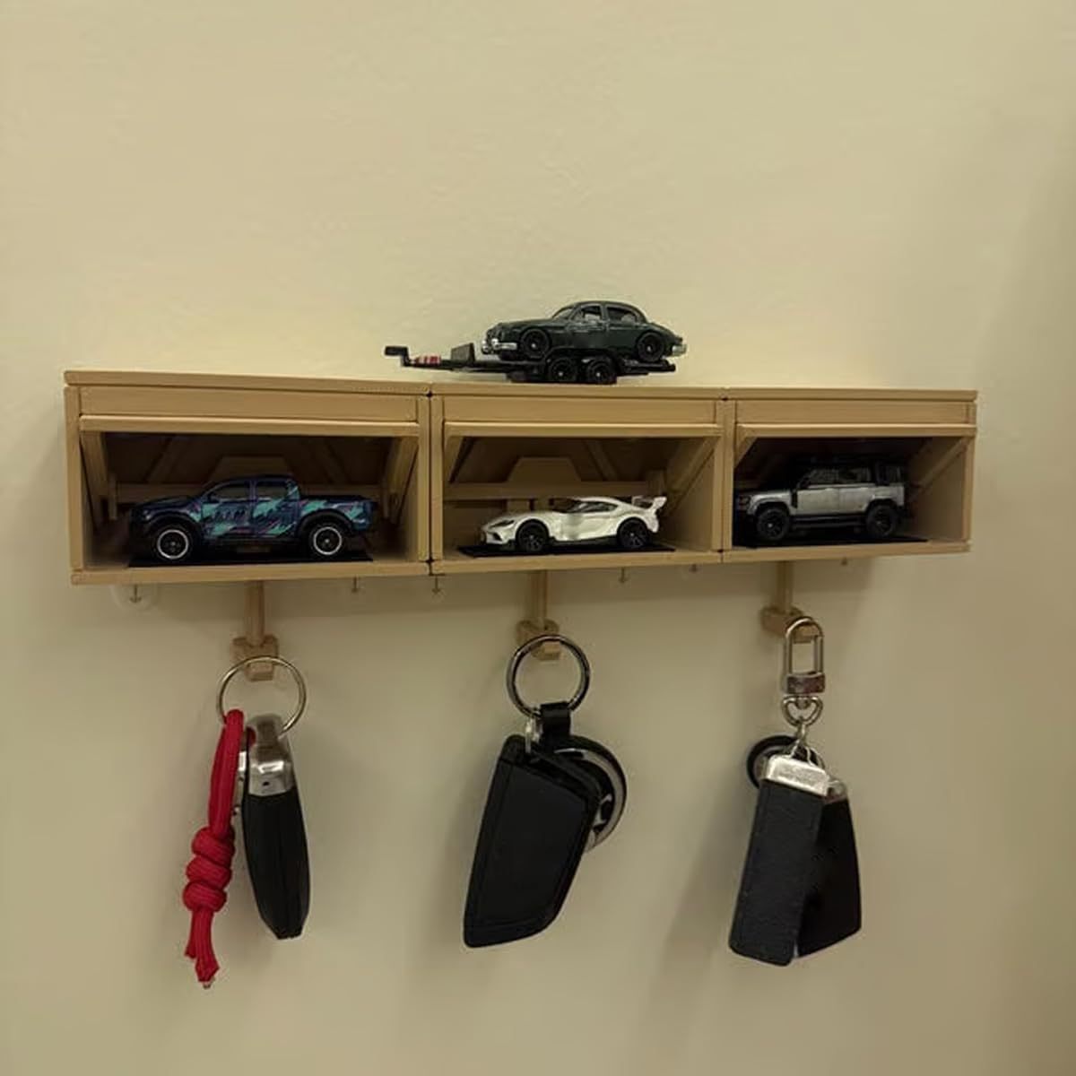 Plastic keyholder