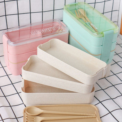 Plastic lunch box