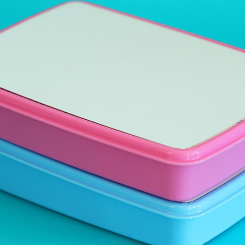 Plastic lunch box