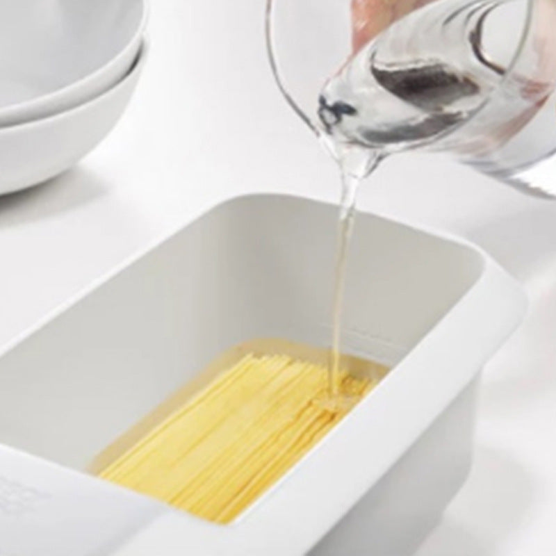 Plastic pasta container