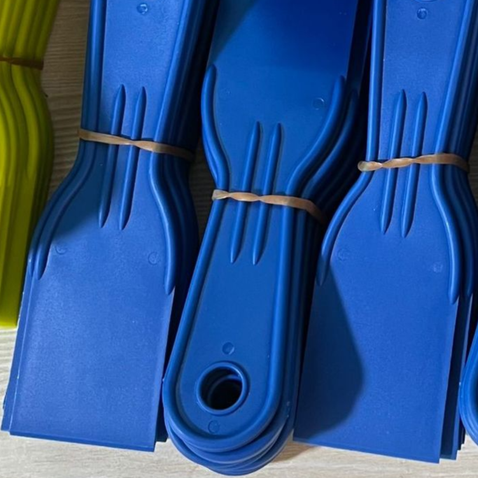 Plastic Putty Knife