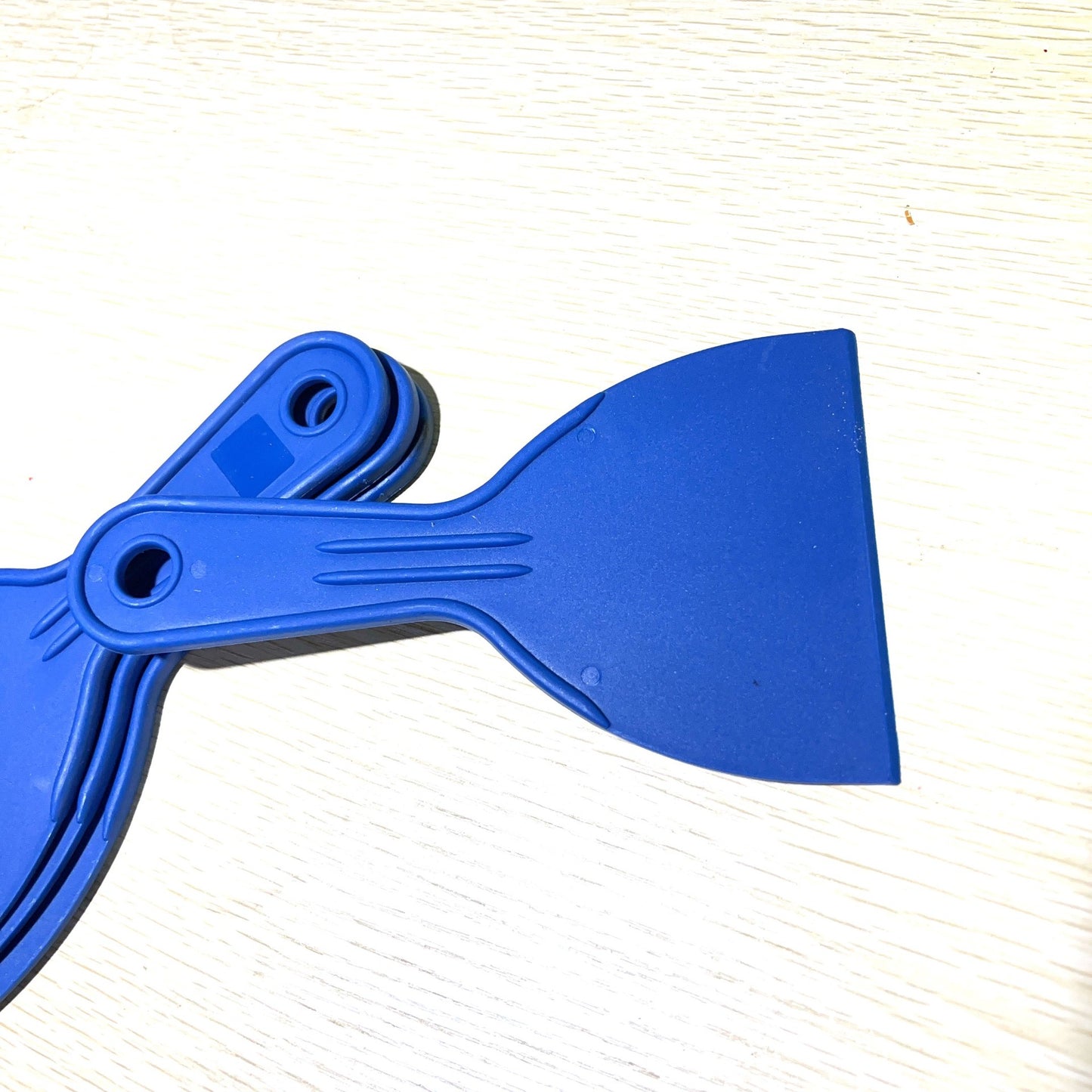 Plastic Putty Knife