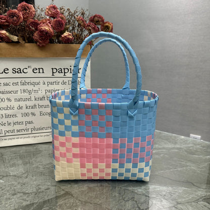 Plastic tote bag