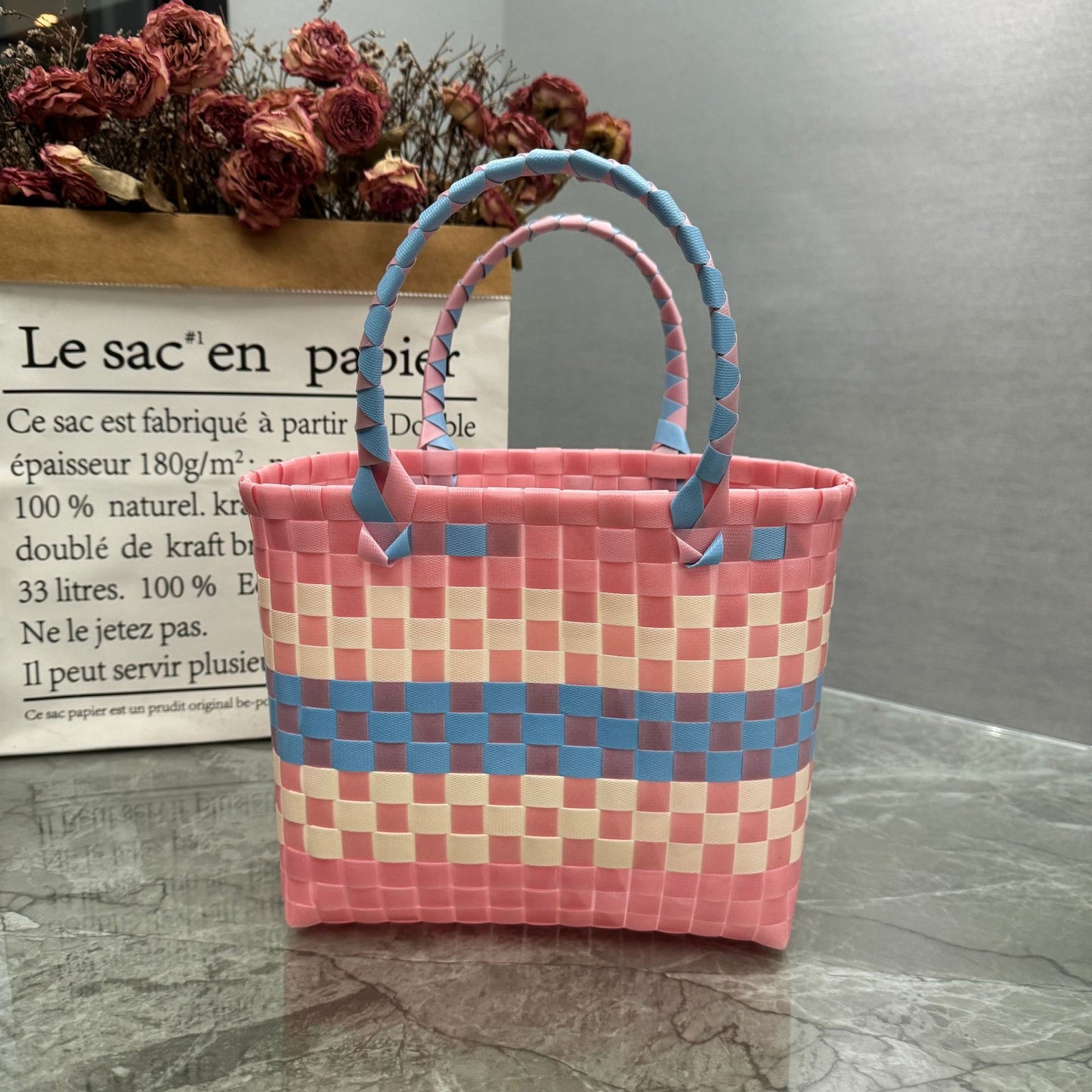 Plastic tote bag