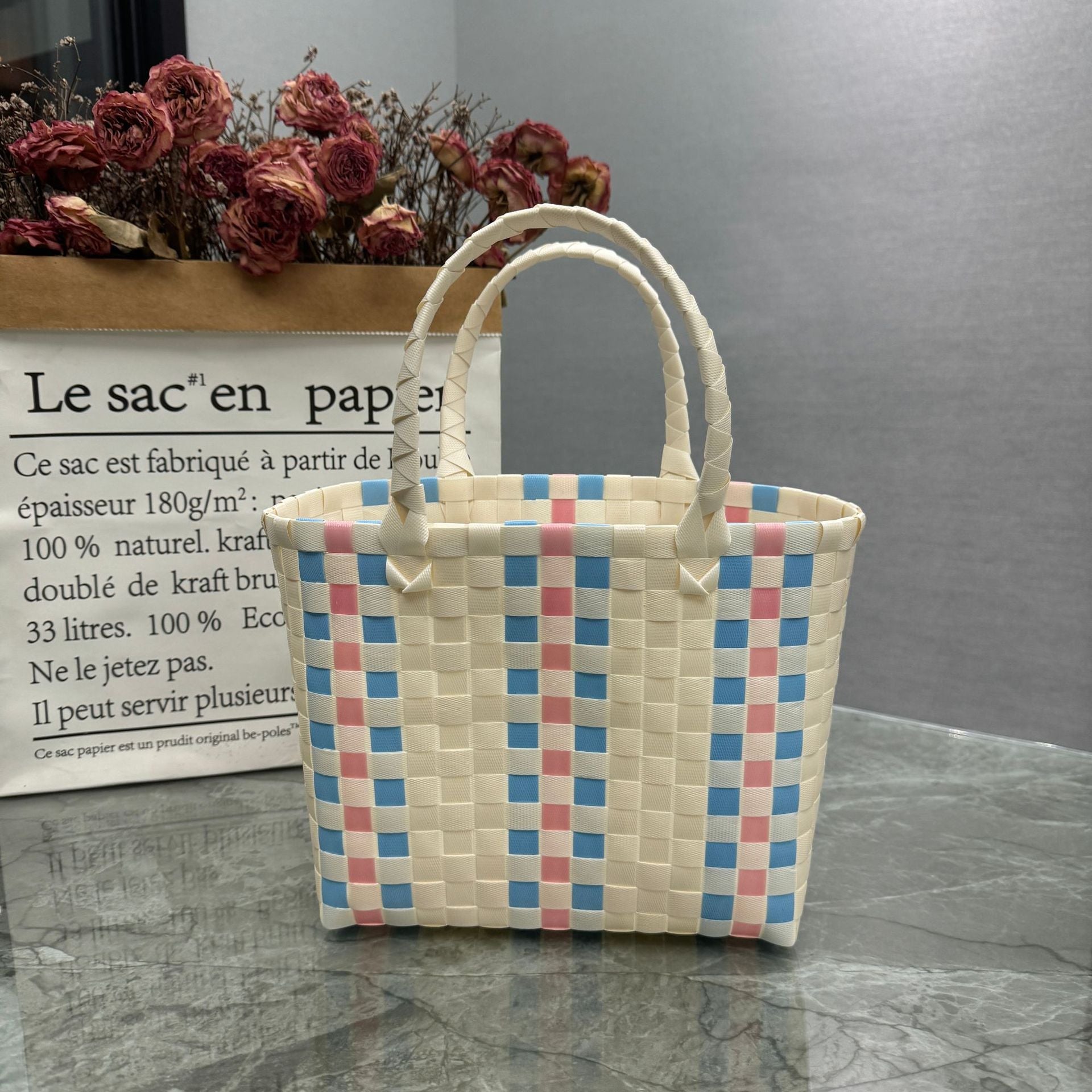Plastic tote bag