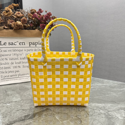 Plastic tote bag