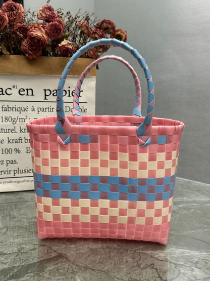 Plastic tote bag