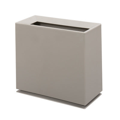 Plastic trash bin