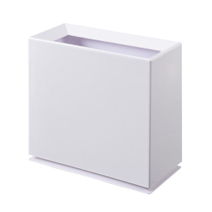 Plastic trash bin