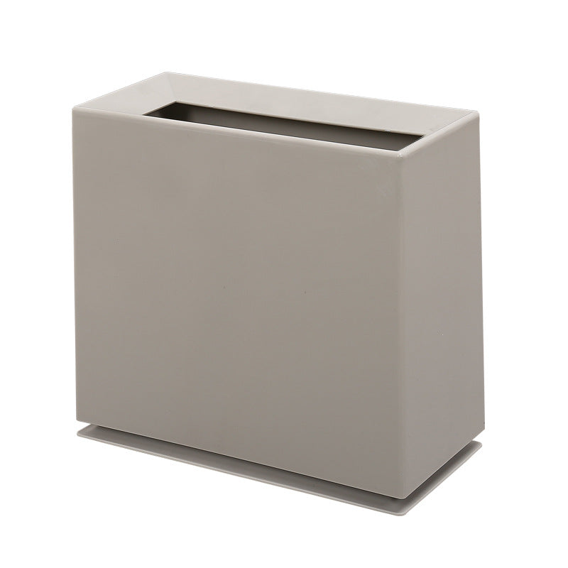 Plastic trash bin