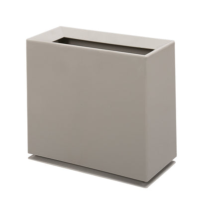 Plastic trash bin