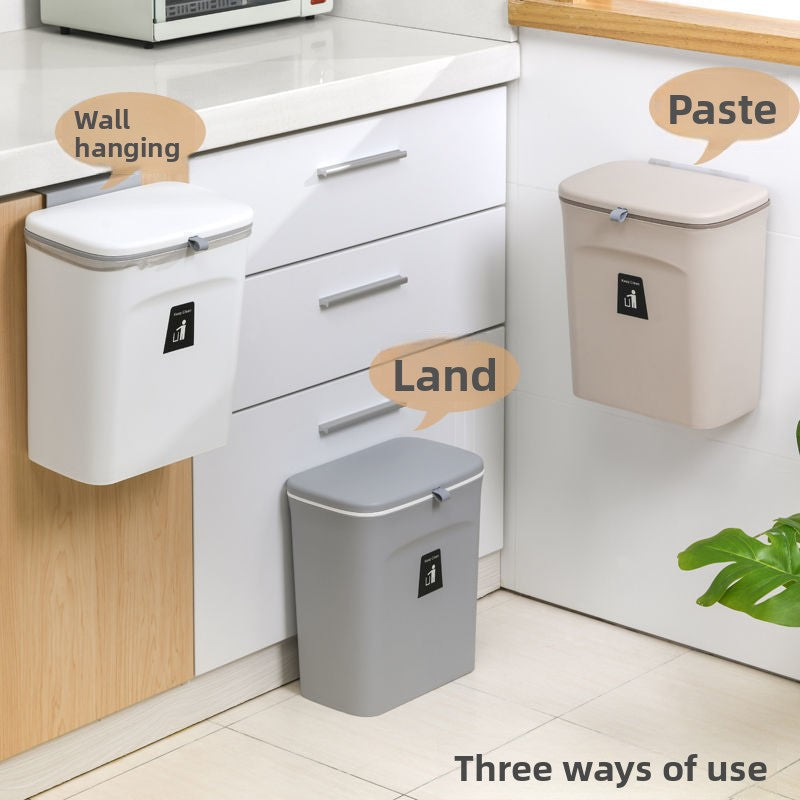 Plastic trash bin