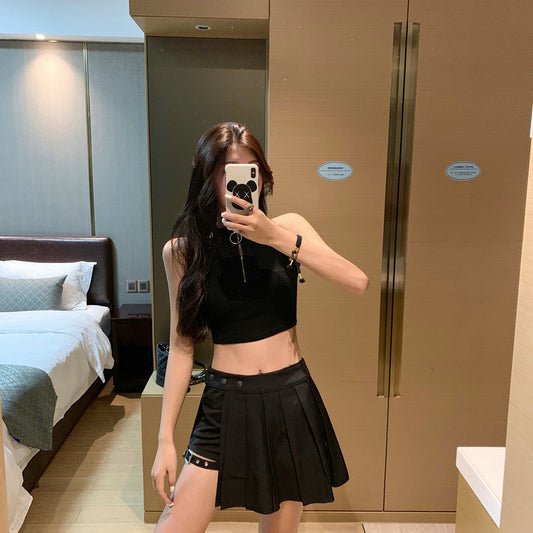pleated skirt