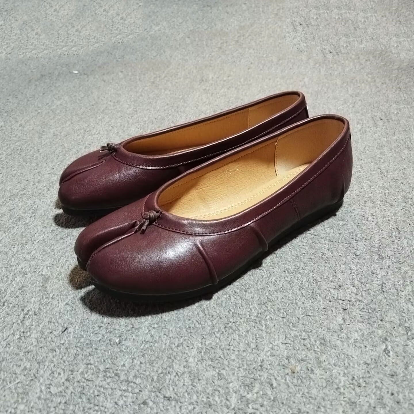 Pleated Split-Toe Ballet Flats