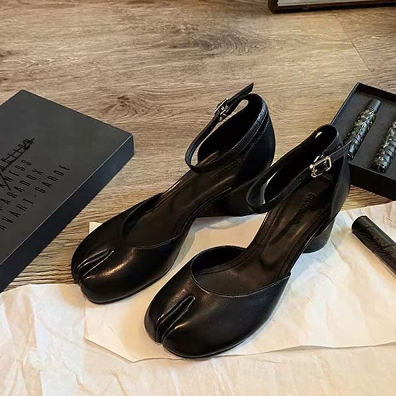 Pleated Split-Toe Ballet Flats
