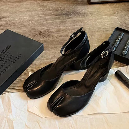 Pleated Split-Toe Ballet Flats