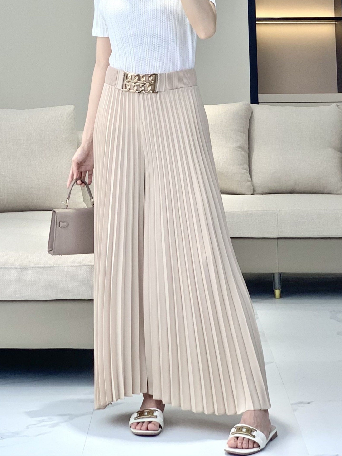 Pleated straight-leg pants