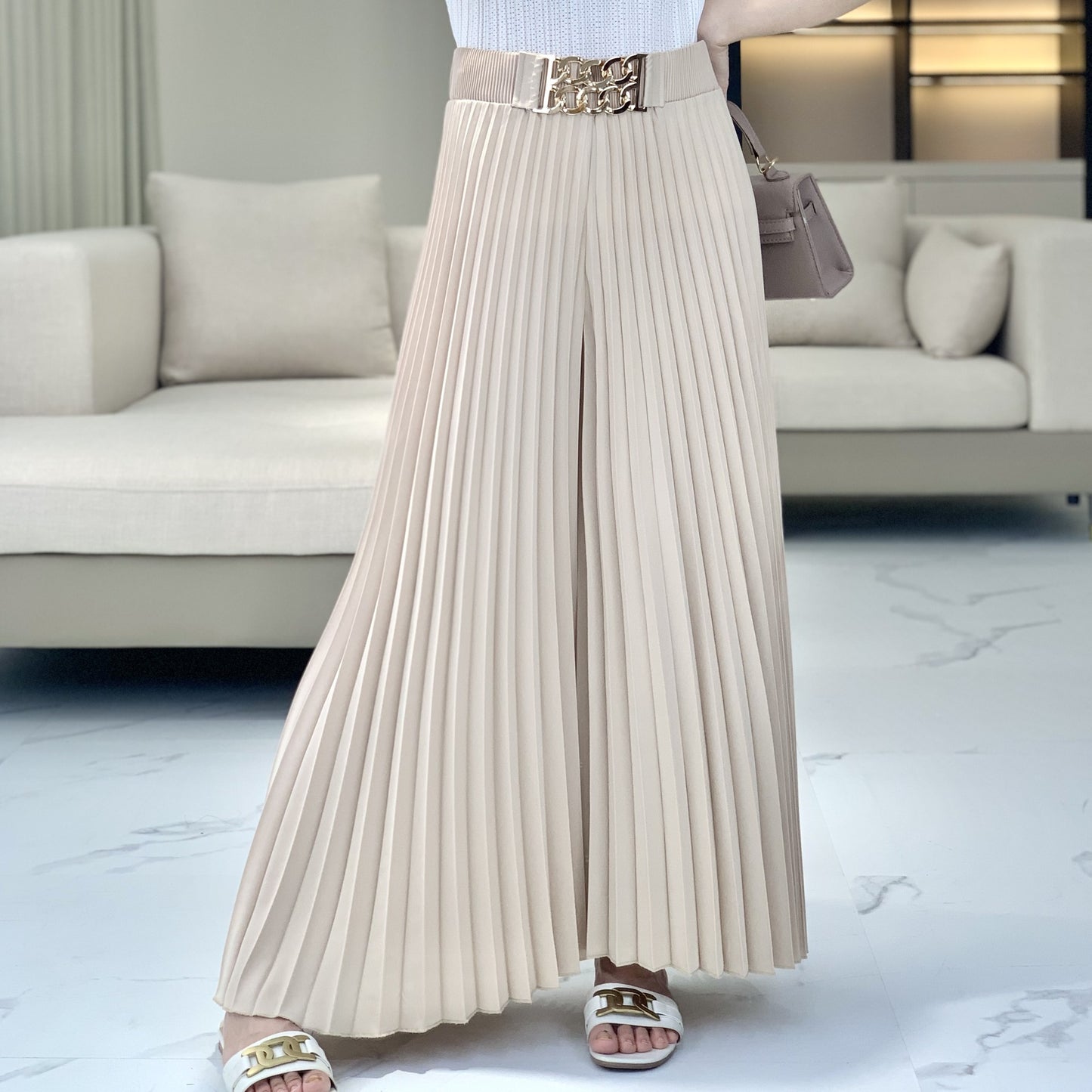 Pleated straight-leg pants