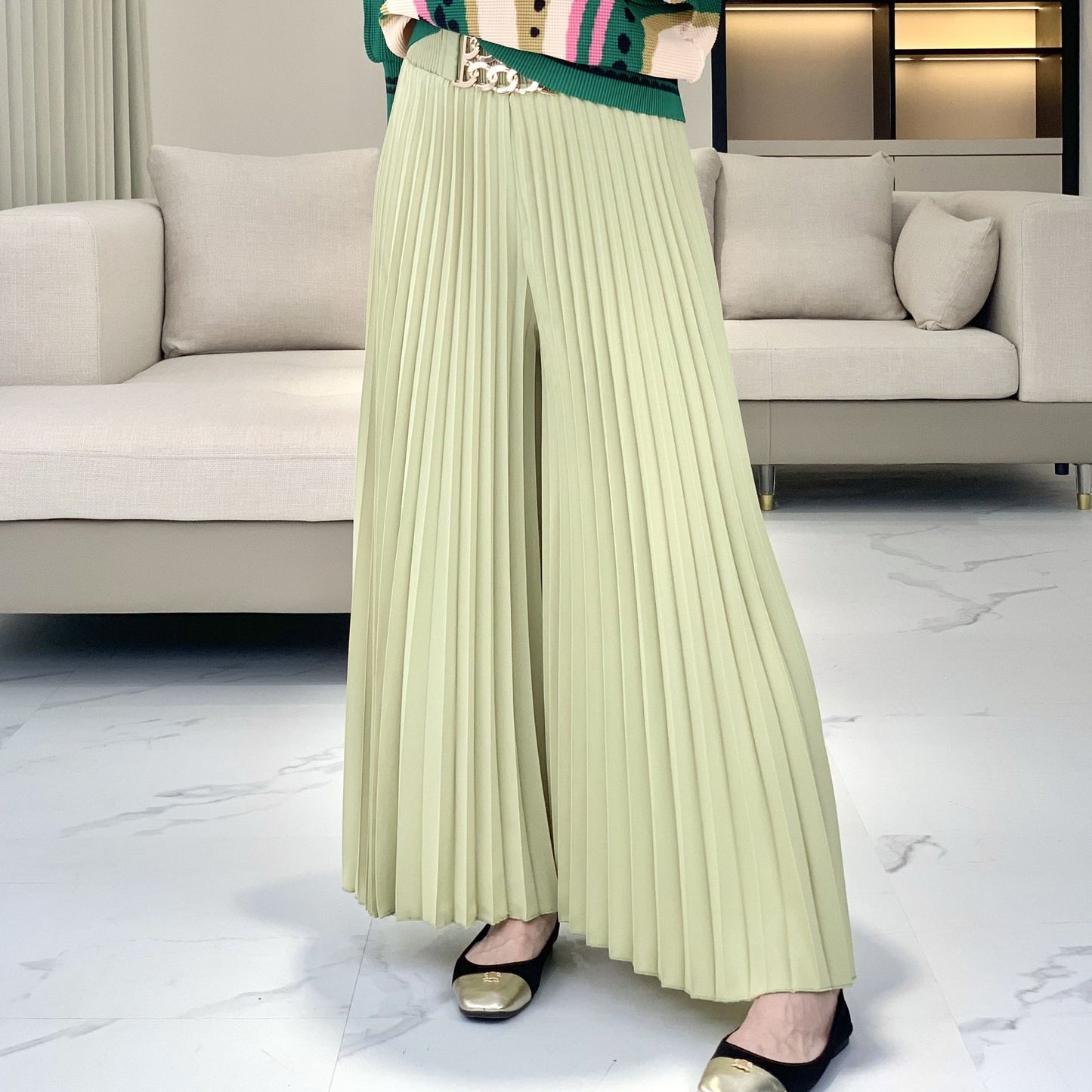 Pleated straight-leg pants