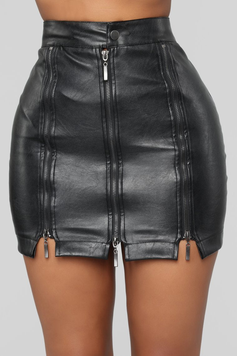 Plus Size High Waist Leather Skirt with Zipper Detail