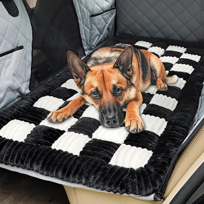 Plush Checkerboard Pet Car Seat Cushion