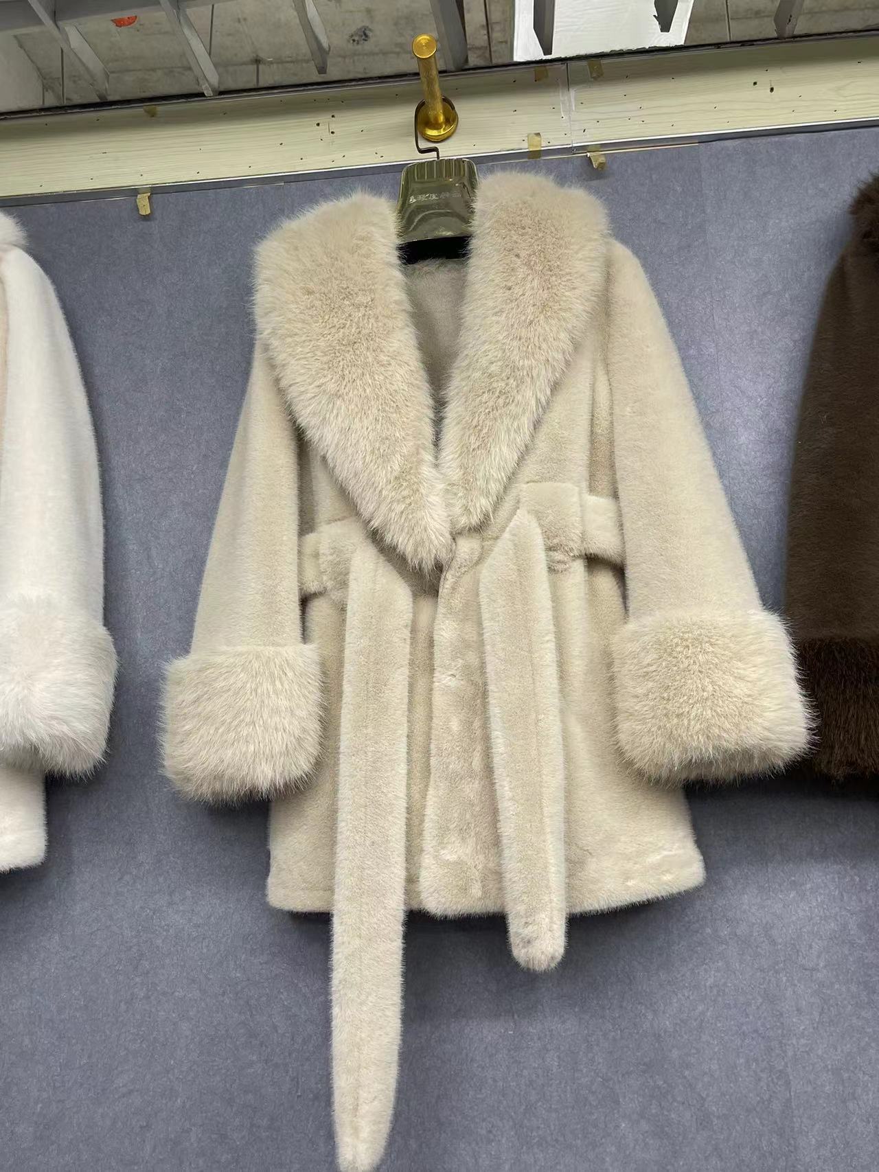 Plush coat High Fashion version