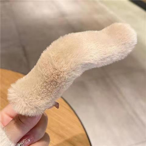 plush hairclip