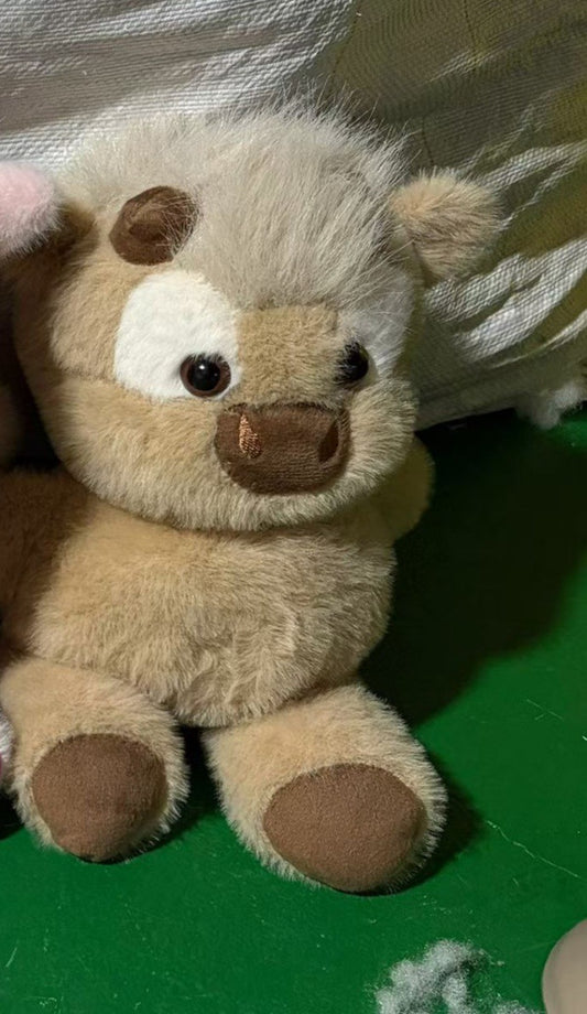Plush toy cow