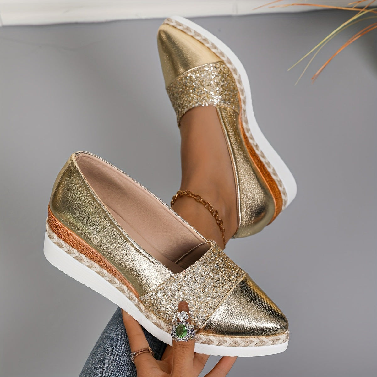 Pointed Toe Sequined Wedge Platform Shoes