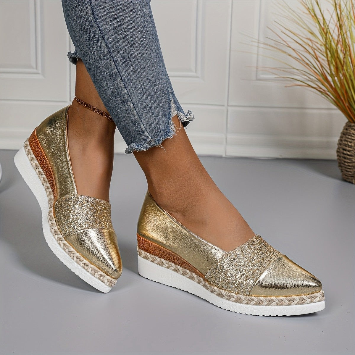 Pointed Toe Sequined Wedge Platform Shoes