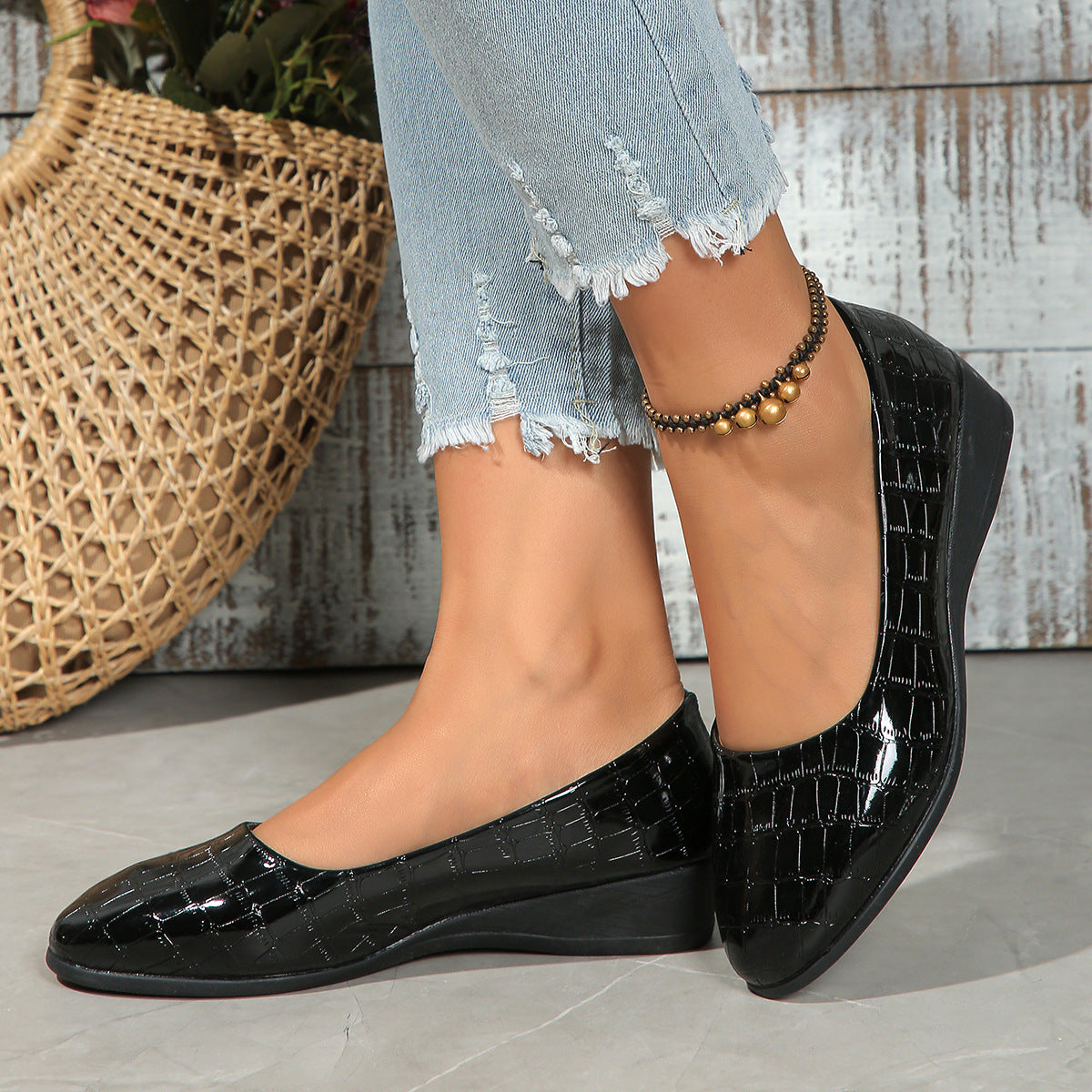 Pointed-Toe Wedge Flat Shoes for Women