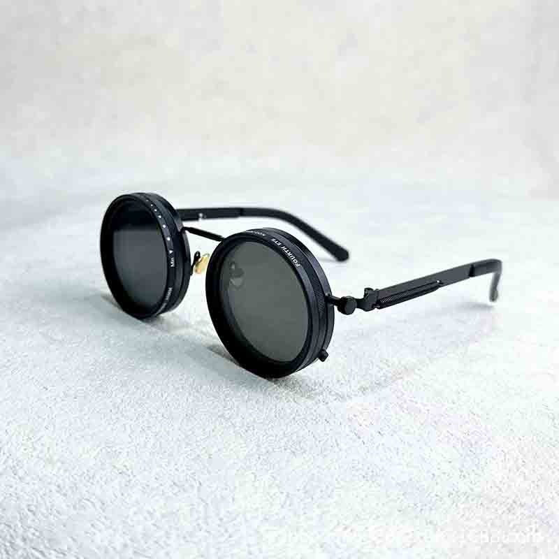 Polarized adjustable-light glasses