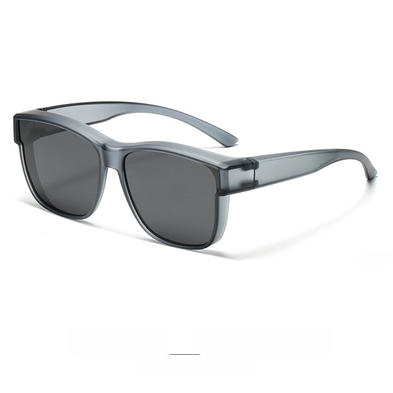 Polarized myopia lenses