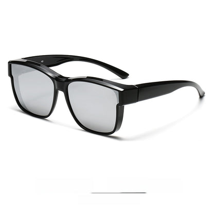 Polarized myopia lenses