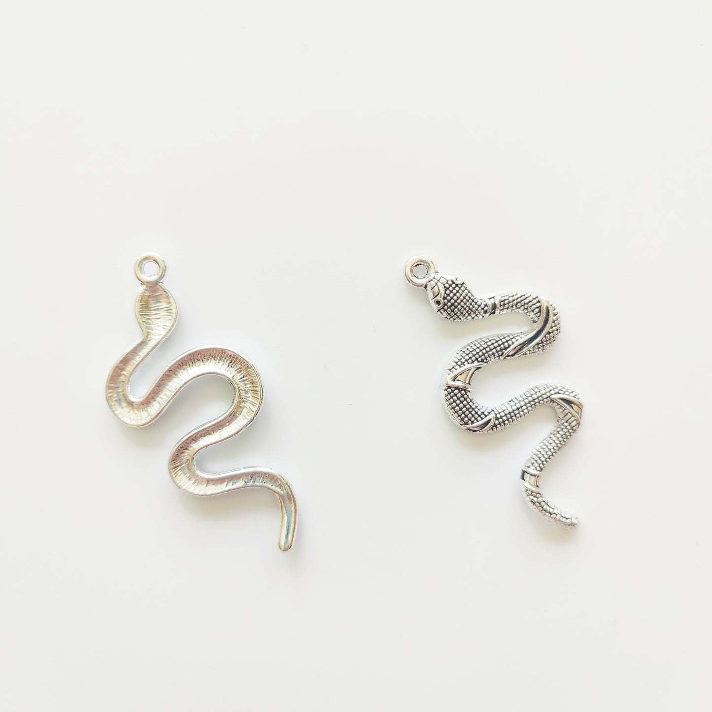 Popular Jewelry Snake-Shaped Element Necklace Personalized Fashion Retro Snake Pendant Sweater Chain for Women