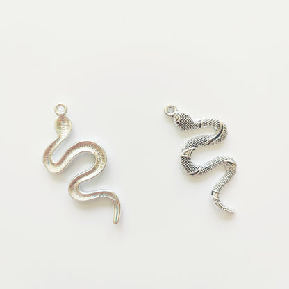 Popular Jewelry Snake-Shaped Element Necklace Personalized Fashion Retro Snake Pendant Sweater Chain for Women