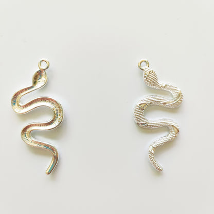 Popular Jewelry Snake-Shaped Element Necklace Personalized Fashion Retro Snake Pendant Sweater Chain for Women