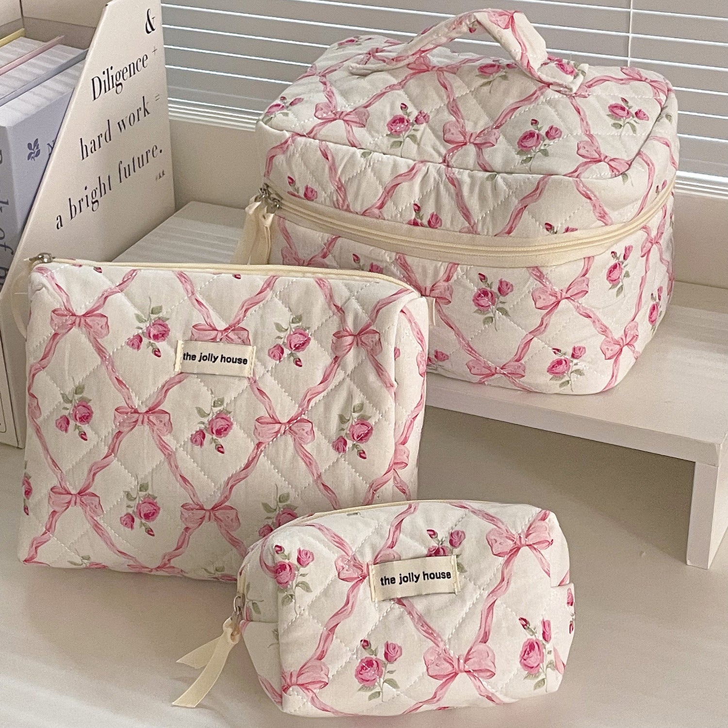 Portable and soft makeup bag