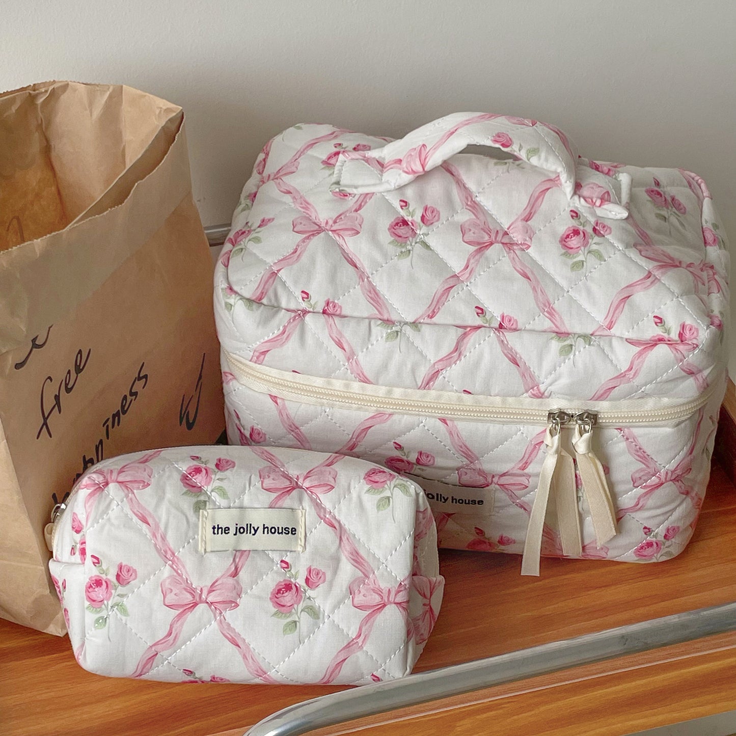 Portable and soft makeup bag