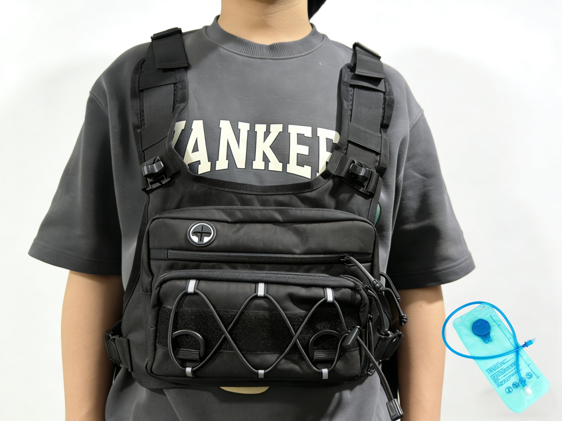 Portable hiking bag