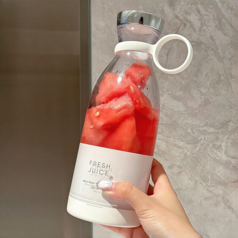 Portable Juice Cup for On-the-Go Use