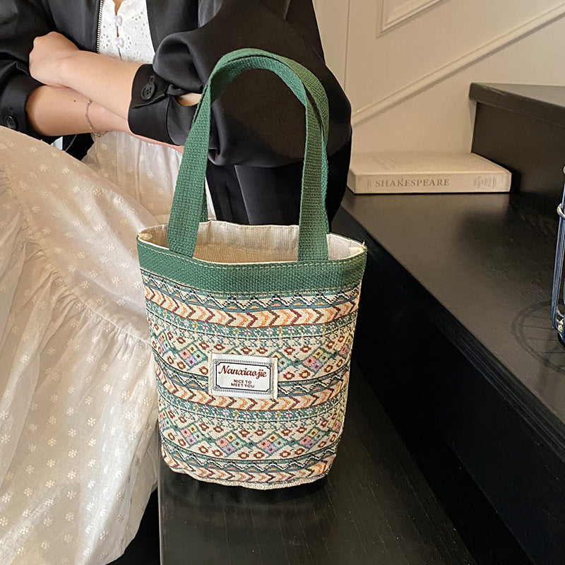 Portable lunch box