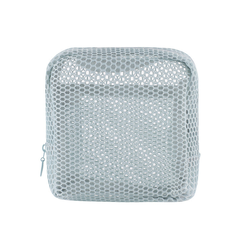 Portable mesh makeup bag