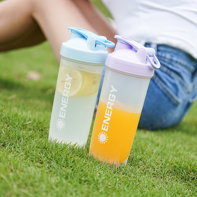 Portable stirring shaker cup