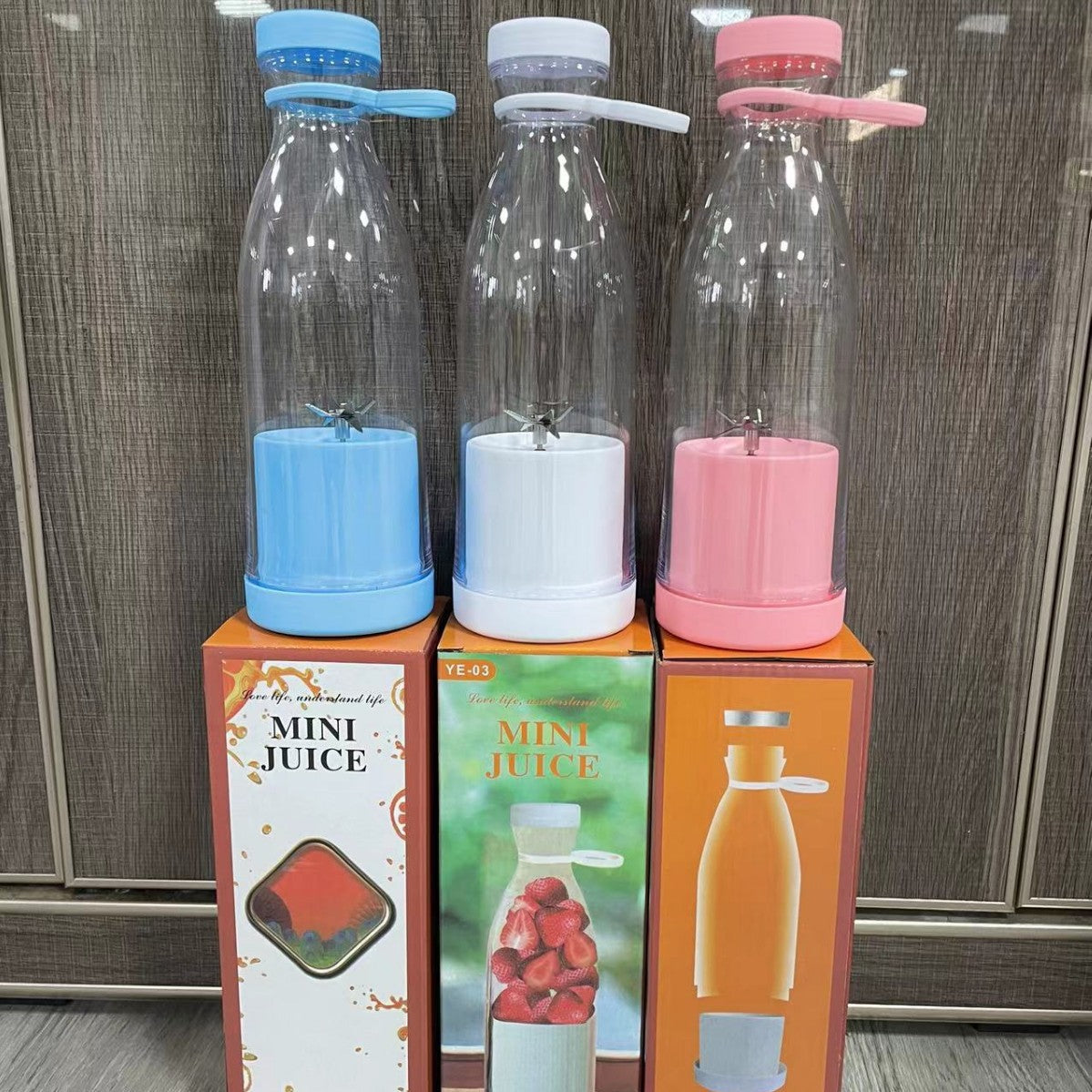 Portable USB Rechargeable Juicer Cup with 6 Blades