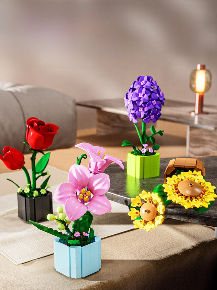 Potted flower bouquet assembly toy figurine