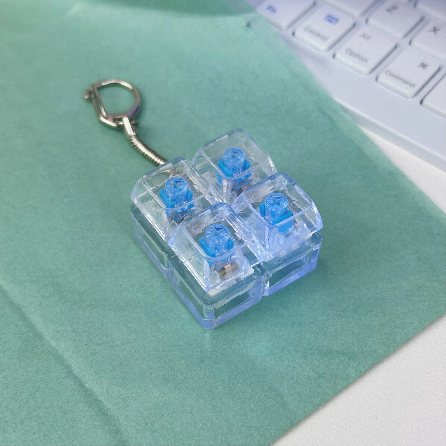 Press to release mechanical keyboard pendant